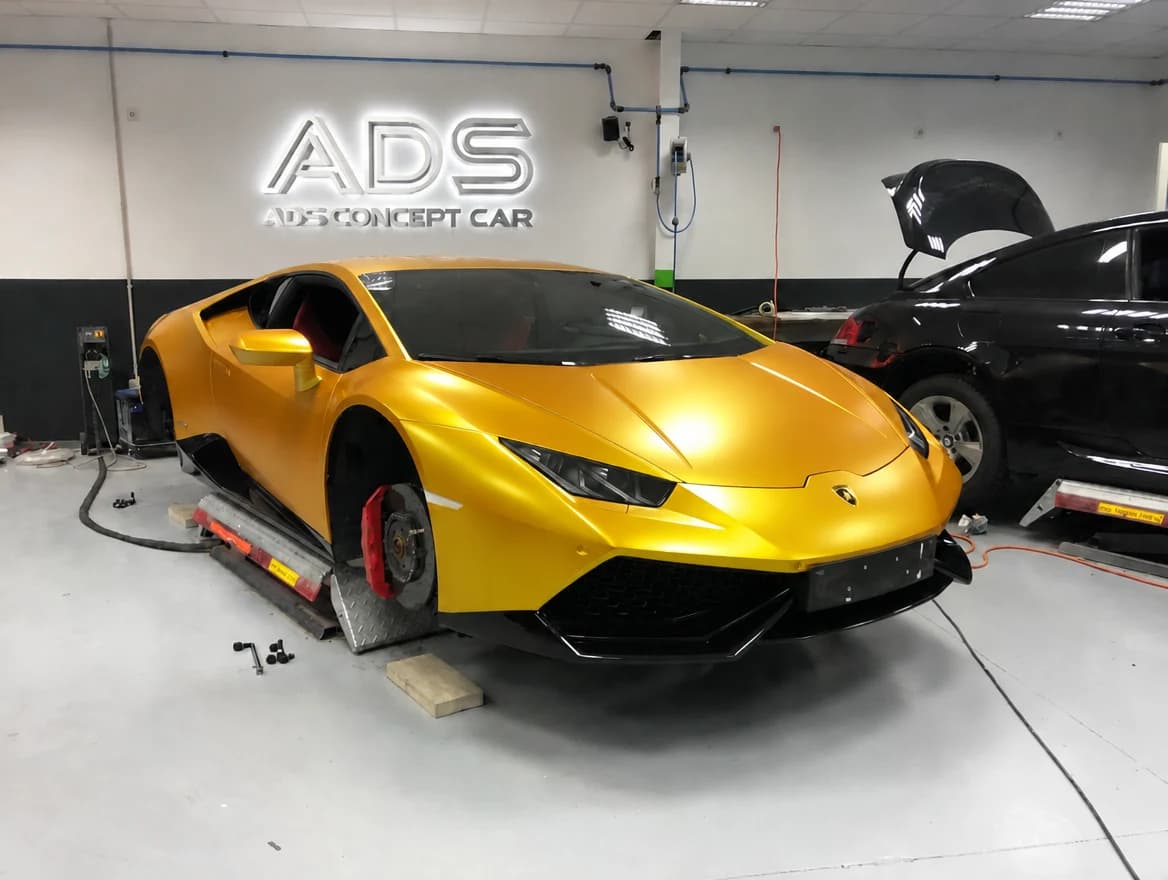 Lamborghini Huracán or satiné en préparation sous l’enseigne ADS