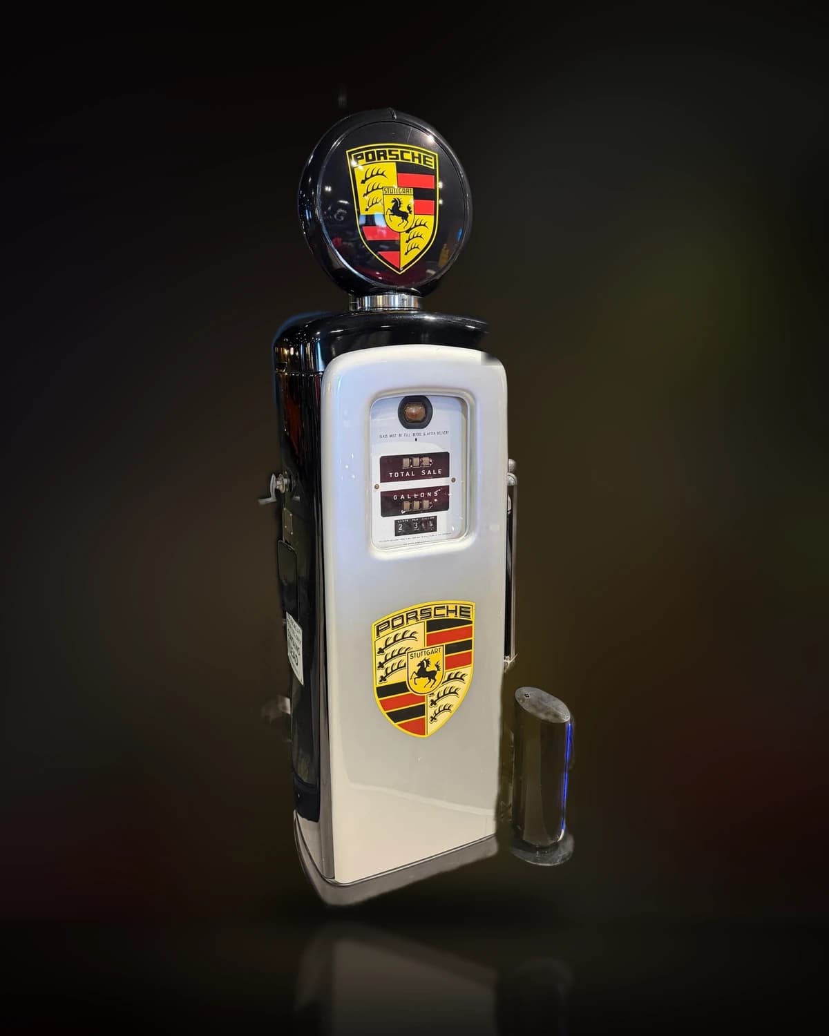 Station essence Porsche 2 m