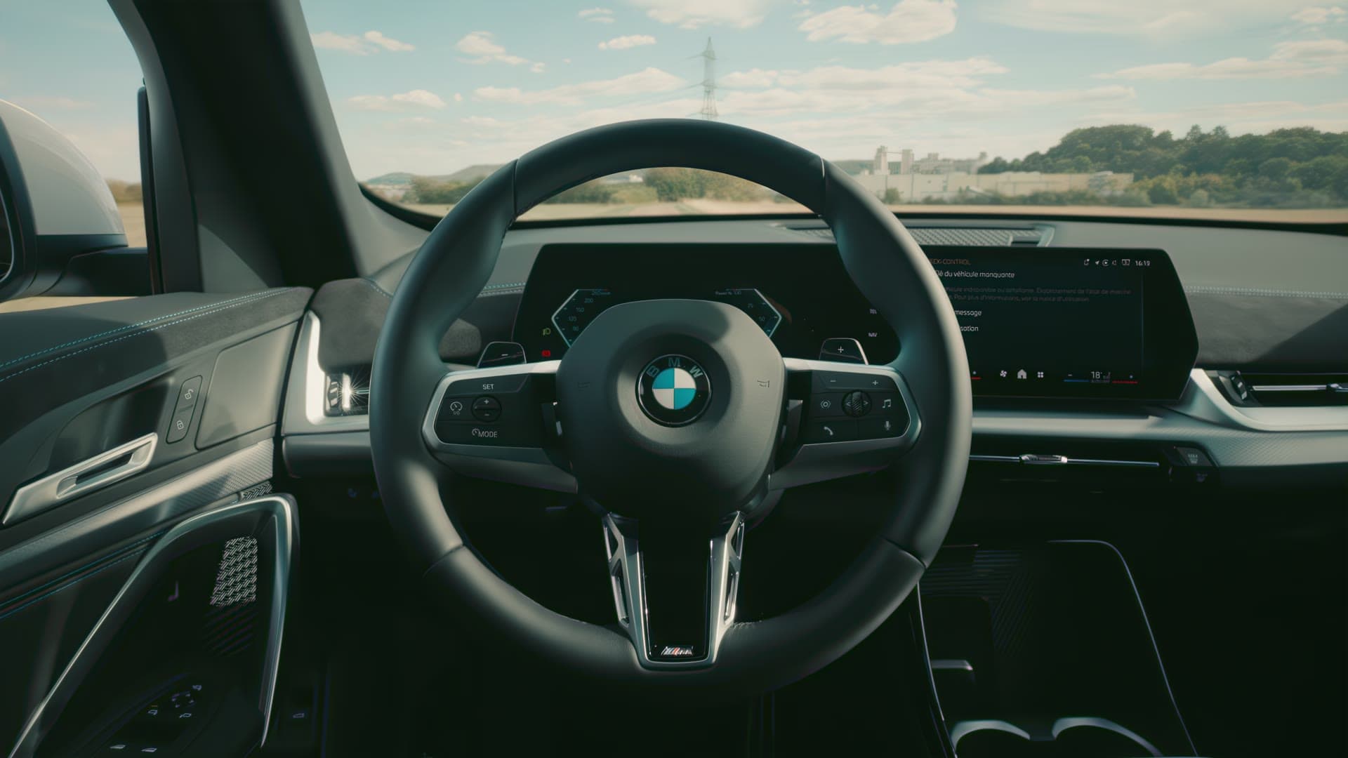 BMW X1 blanc de la flotte de location ADS Concept Car